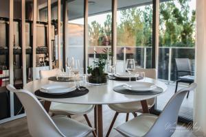 Restauracja lub miejsce do jedzenia w obiekcie D Apartments Centrum Jurowiecka III