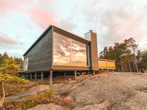 Photo de la galerie de l'établissement Klipphus 3 Guerilla Hotel - Geta, Åland, à Geta