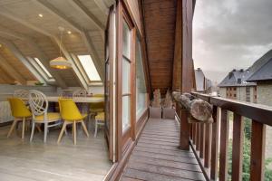 A balcony or terrace at Varrados by Totiaran