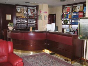 Ο χώρος του lounge ή του μπαρ στο Hotel Excelsior