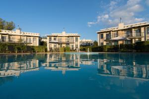 Bazén v ubytování The Fairway Hotel, Spa & Golf Resort nebo v jeho okolí