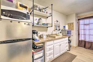 Gallery image of Farmhouse Apt on Route 66 - 12 Miles to Downtown in Tulsa +17 photos