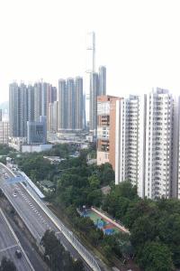 Pemandangan umum bagi Hong Kong atau pemandangan bandar yang diambil dari hotel