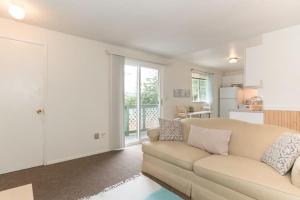 Posezení v ubytování Unique, Convenient, Centrally located apartment