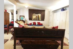 Elegant Spacious Private Studio ~ Upscale Berkeley的休息区