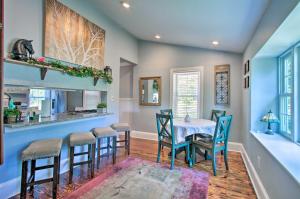 Gallery image of Pet-Friendly Williamstown Farmhouse by Main Street in Williamstown