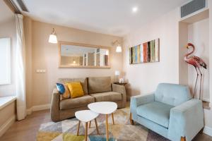 A seating area at Maestranza Boutique