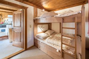 Двуетажно легло или двуетажни легла в стая в Polle Hütte - Eg