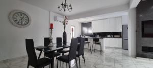 Gallery image of Nicosia Blue Suite in Nicosia