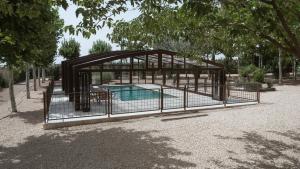 Bazén v ubytovaní La Finca de Tomás - 5 Estrellas - Fútbol 7, Piscina Cubierta & Pádel alebo v jeho blízkosti
