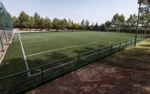 Tenis alebo squash v ubytovaní La Finca de Tomás - 5 Estrellas - Fútbol 7, Piscina Cubierta & Pádel alebo jeho okolí