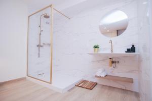 Kúpeľňa v ubytovaní HA Balmes Terrace Apartments + 37 fotografií