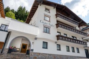 Budynek, w którym mieści się apartament