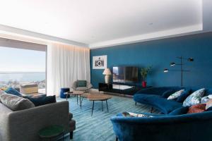 Posezení v ubytování Luxury 4 bedr Flat w/ PANORAMIC Views & Pool!!
