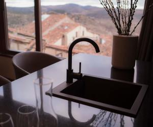 Widok na góry z tego aparthotelu