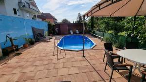 The swimming pool at or close to Gaestehaus Gravell