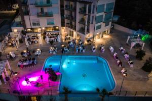 Bazén v ubytování Premantura Resort - Hotel & Restaurant nebo v jeho okolí