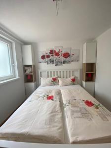 Posteľ alebo postele v izbe v ubytovaní Auszeit Salzkammergut Appartements