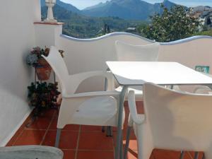 A general mountain view or a mountain view taken from the holiday home