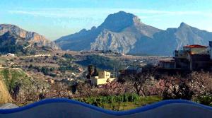 A general mountain view or a mountain view taken from the holiday home