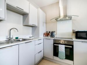 Pass the Keys Luxury 1 BR Next to City Centre with Stunning Views