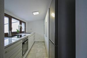 Afbeelding uit fotogalerij van Blue apartment over Prizren roofs in Prizren