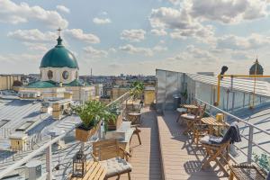 Balcony o terrace sa Catherine Art Hotel