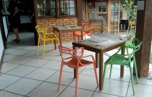 Um restaurante ou outro lugar para comer em Recanto da Praia