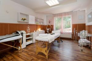 Posteľ alebo postele v izbe v ubytovaní Willa i Wzgórze Jerrego Apartamenty i pokoje z widokiem na góry