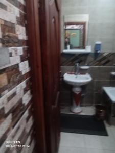 A bathroom at Taleen apartment