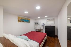 Cucina o angolo cottura di Riviera House Apartment Sea View group and family By HouseinNaples