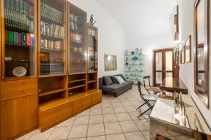 Biblioteca nell'appartamento