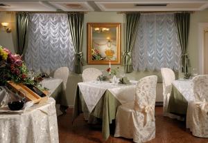 Restaurace v ubytování Hotel La Perla