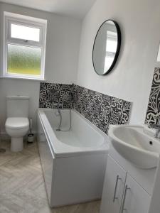 The Mews & South Cottage - Stunning Location - Set in the grounds of Marlfields Hall