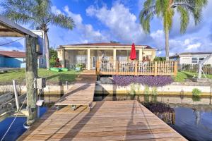 Waterfront Florida Home with Boat Lift and Kayaks!