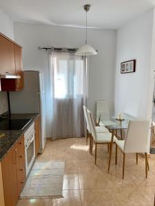 Kuchyň nebo kuchyňský kout v ubytování Namar apartamento