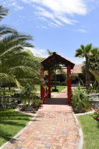 Taman di luar Hotel Palmas Teotihuacán