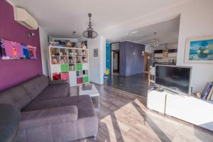 Televízia a/alebo spoločenská miestnosť v ubytovaní Apartment in Jadranovo 41863