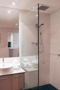 Vonios kambarys apgyvendinimo įstaigoje Mandurah Magic Penthouse.