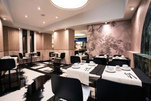 Restaurace v ubytování Hôtel Univers