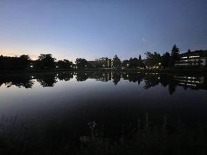 Blick auf einen Fluss in der Nähe der Ferienwohnung