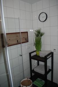 Ein Badezimmer in der Unterkunft Ferienwohnung im Architektenhaus