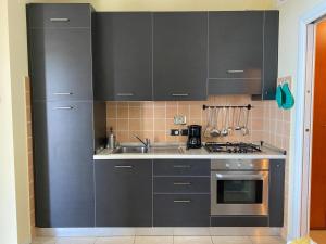Kuchnia lub aneks kuchenny w obiekcie Casa Miradore 600 mt dal mare