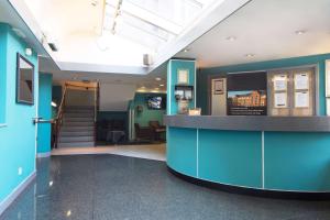 De lobby of receptie bij Derby Station Hotel, Sure Hotel Collection by Best Western