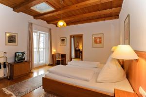 TV a/nebo společenská místnost v ubytování Stoll's Hotel Alpina