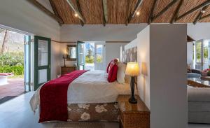 Postel nebo postele na pokoji v ubytování L'Auberge Chanteclair