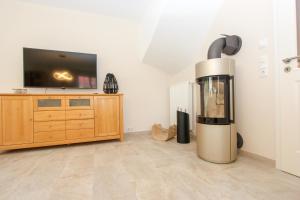 Μια τηλεόραση ή/και κέντρο ψυχαγωγίας στο Lieselotte