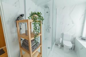 Bathroom sa PRESTIGELOC Luxury Studio avec SAUNA PRIVÉ GRATUIT ou sans - Centre ville d'Orléans