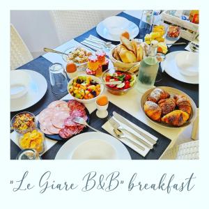 Jedlo v ubytovaní bed & breakfast alebo blízkom okolí