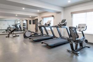 Fitness centrum a/nebo fitness zařízení v ubytování Best Western Premier Keizer Salem Hotel
